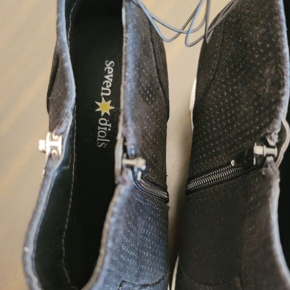 Seven Dials Black Hidden Wedge Perforated Microsuede Sneaker Wedge Size 8.5 New - Picture 8 of 10